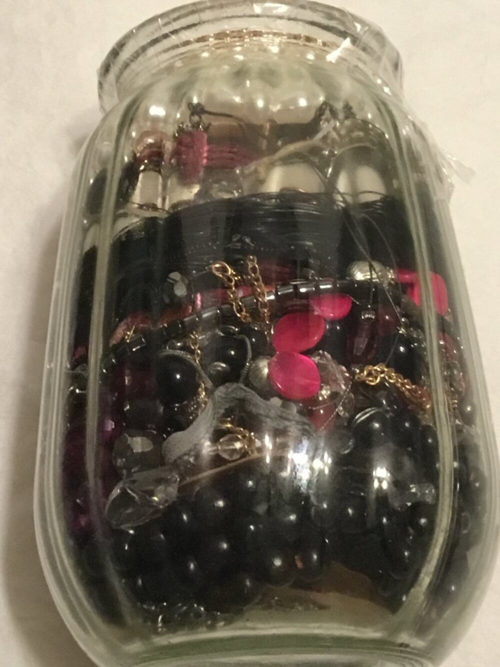 Large and heavy vase filled with lots of good, wearable or resaleable jewelry - Picture 6 of 16
